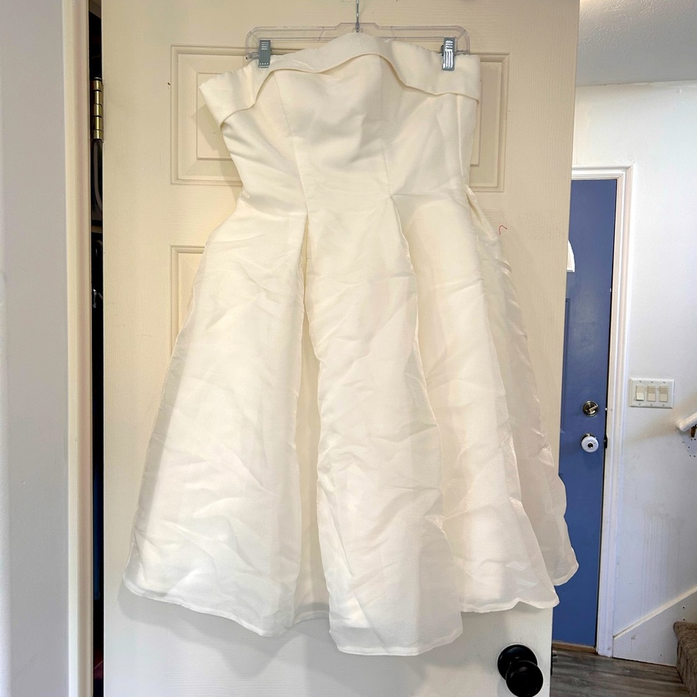 Strapless Wedding Dress Short Dress for Women Tie On the Back 34”Tall, Bust: 32